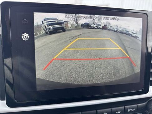 Used 2022 Hyundai Venue Limited image 19