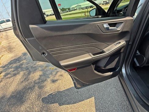 Used 2025 Ford Escape Platinum AWD/4WD image 19