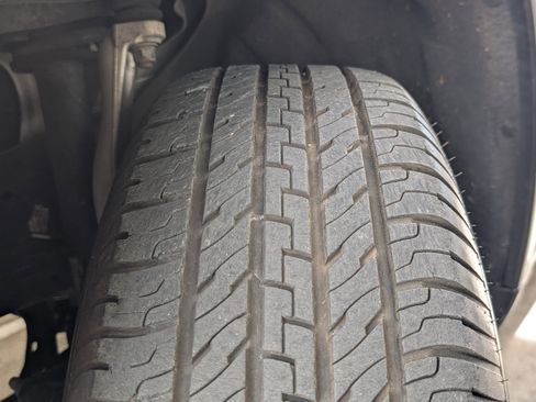 Used 2019 Jeep Grand Cherokee Laredo image 33