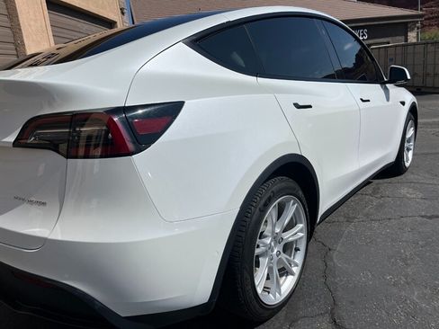 Used 2021 Tesla Model Y Long Range AWD/4WD image 24
