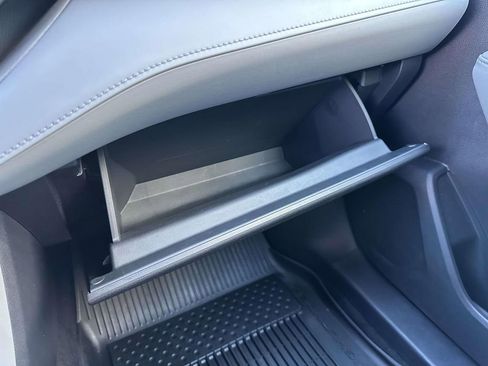 Used 2022 Toyota Highlander LE image 35