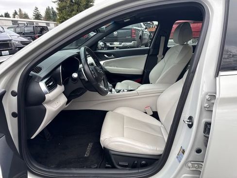 Used 2024 Genesis G70 2.5T image 15