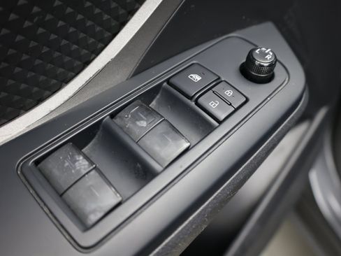 Used 2021 Toyota C-HR LE FWD image 12