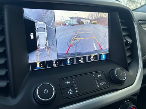 Used 2023 GMC Acadia SLT w/ Technology Package image 15