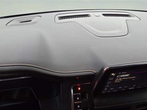 Used 2023 GMC Yukon AT4 image 10