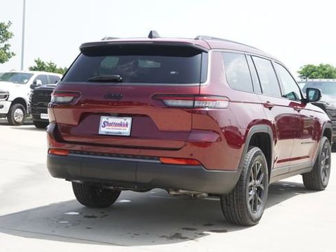 New 2026 Jeep Grand Cherokee L 2WD image 9