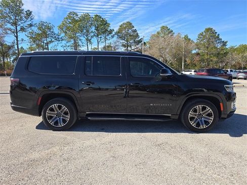 Used 2024 Jeep Wagoneer L Series II w/ Flexible Seating Group image 3