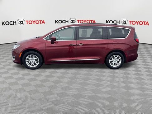Used 2020 Chrysler Pacifica Touring-L w/ Advanced Safetytec Group FWD image 4