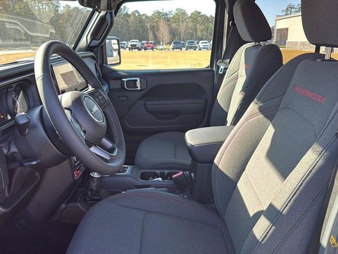 New 2025 Jeep Gladiator Rubicon image 16