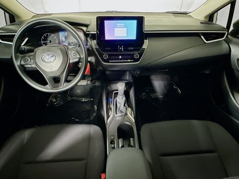 Used 2025 Toyota Corolla LE image 26