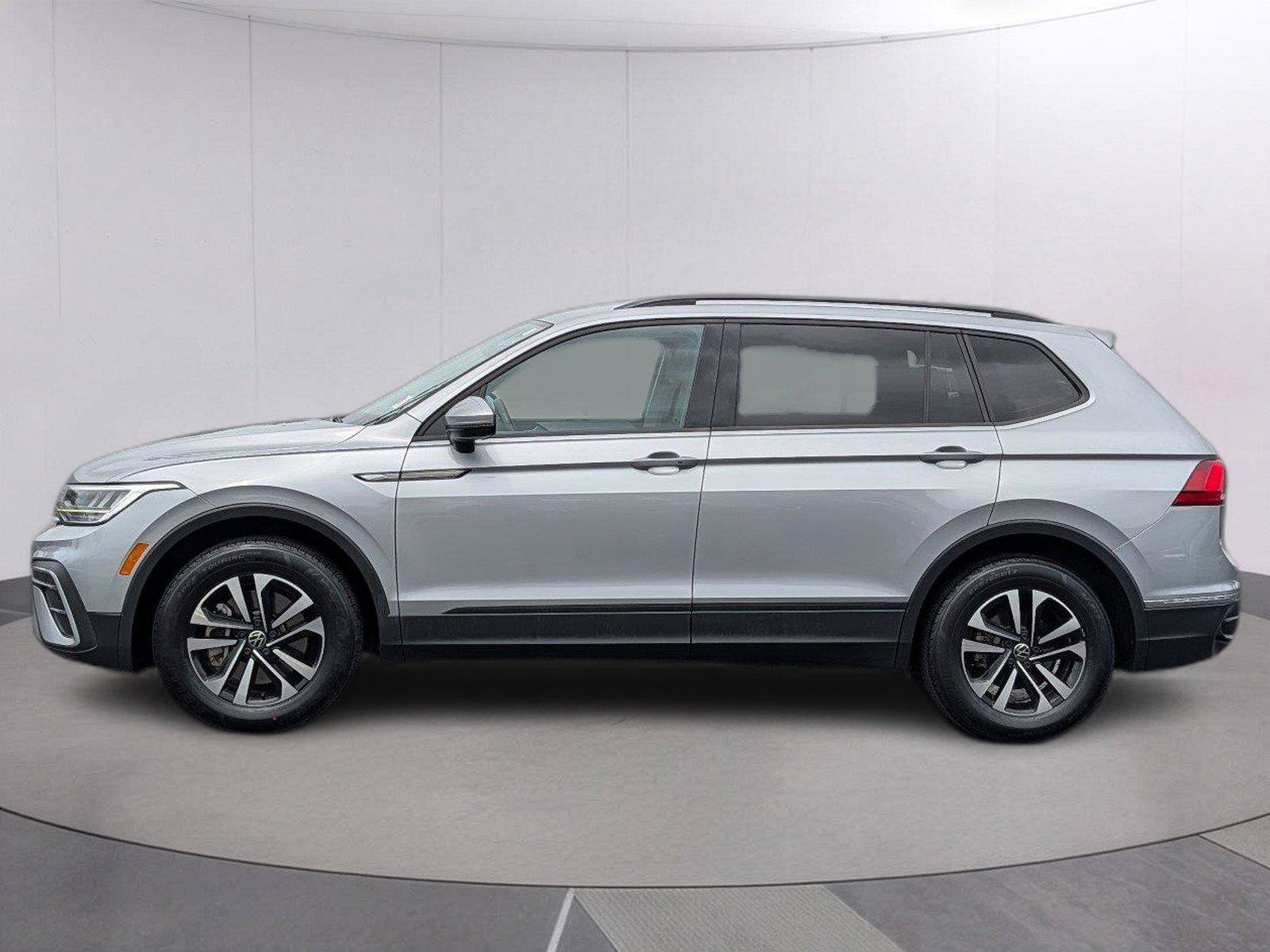 Used 2023 Volkswagen Tiguan S FWD image 2
