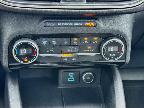 Used 2021 Ford Escape SE w/ SE Sport Appearance Package FWD image 12