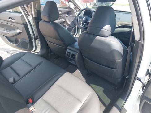 Used 2019 Nissan Altima 2.0 Edition One image 12