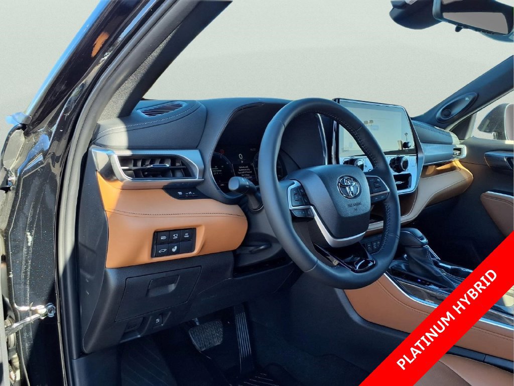 Used 2026 Toyota Highlander Platinum AWD/4WD image 12