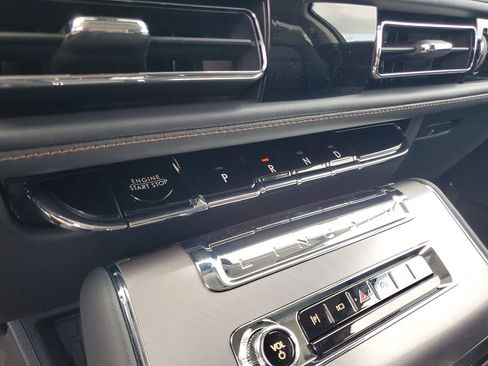 New 2026 Lincoln Aviator 2WD w/ Jet Appearance Package image 30