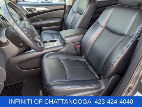 Used 2019 Nissan Pathfinder SL FWD image 6