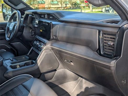 Used 2024 GMC Sierra 2500 AT4X image 18