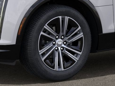 New 2025 Cadillac Lyriq Luxury w/ LPO, Floor Liner Package AWD/4WD image 9