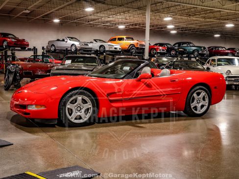 Used 1999 Chevrolet Corvette Convertible w/ Memory Pkg RWD image 19