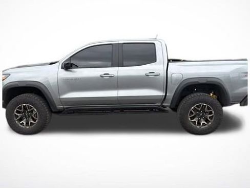 Used 2024 Chevrolet Colorado ZR2 w/ ZR2 Convenience Package III AWD/4WD image 9