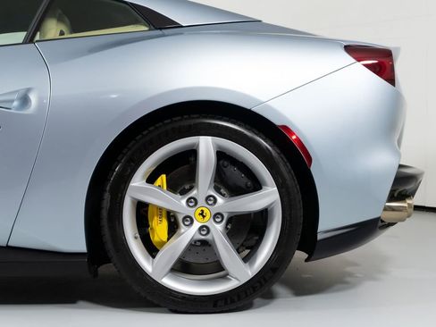 Used 2022 Ferrari Portofino M RWD image 13