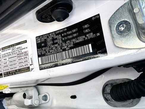 Used 2016 Toyota 4Runner SR5 AWD/4WD image 17