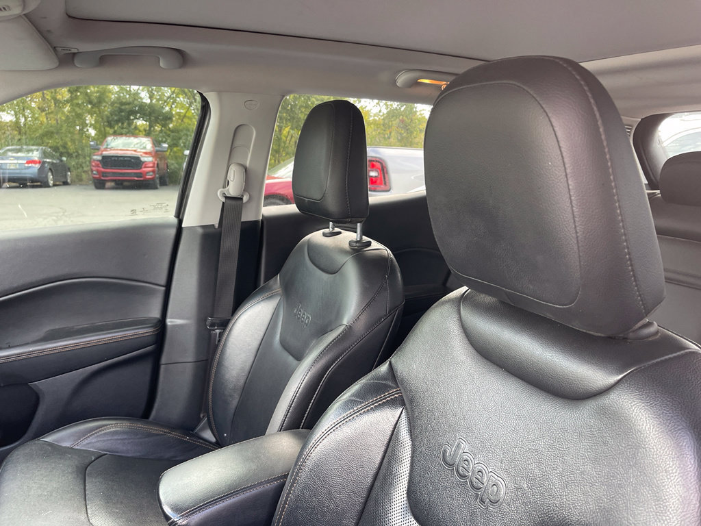 Used 2018 Jeep Compass Limited w/ Navigation Group AWD/4WD image 12
