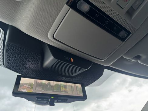 New 2025 Nissan Ariya AWD image 16