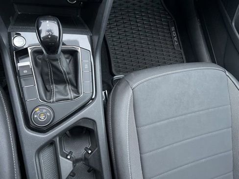 Used 2024 Volkswagen Taos SE image 16