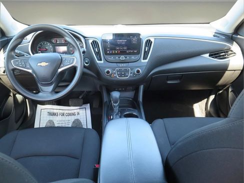 Used 2025 Chevrolet Malibu LT FWD image 22