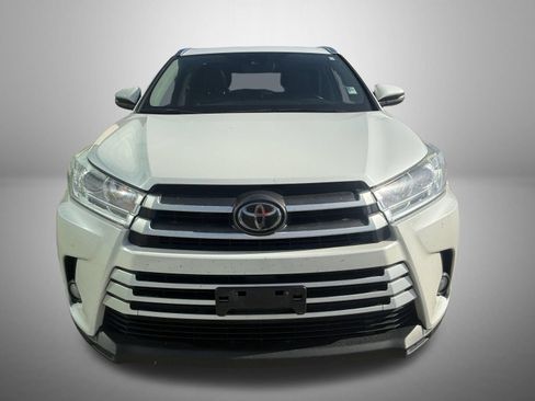 Used 2017 Toyota Highlander XLE AWD/4WD image 4