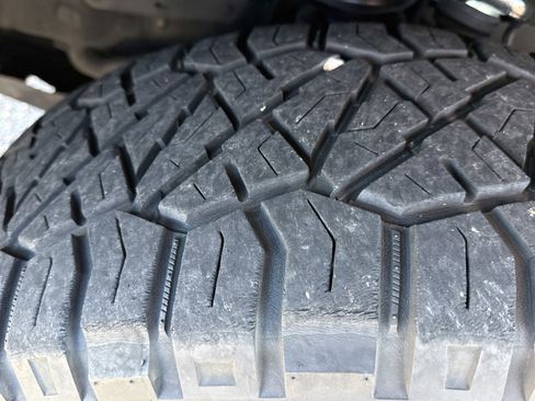 Used 2022 Toyota Tacoma TRD Sport image 9