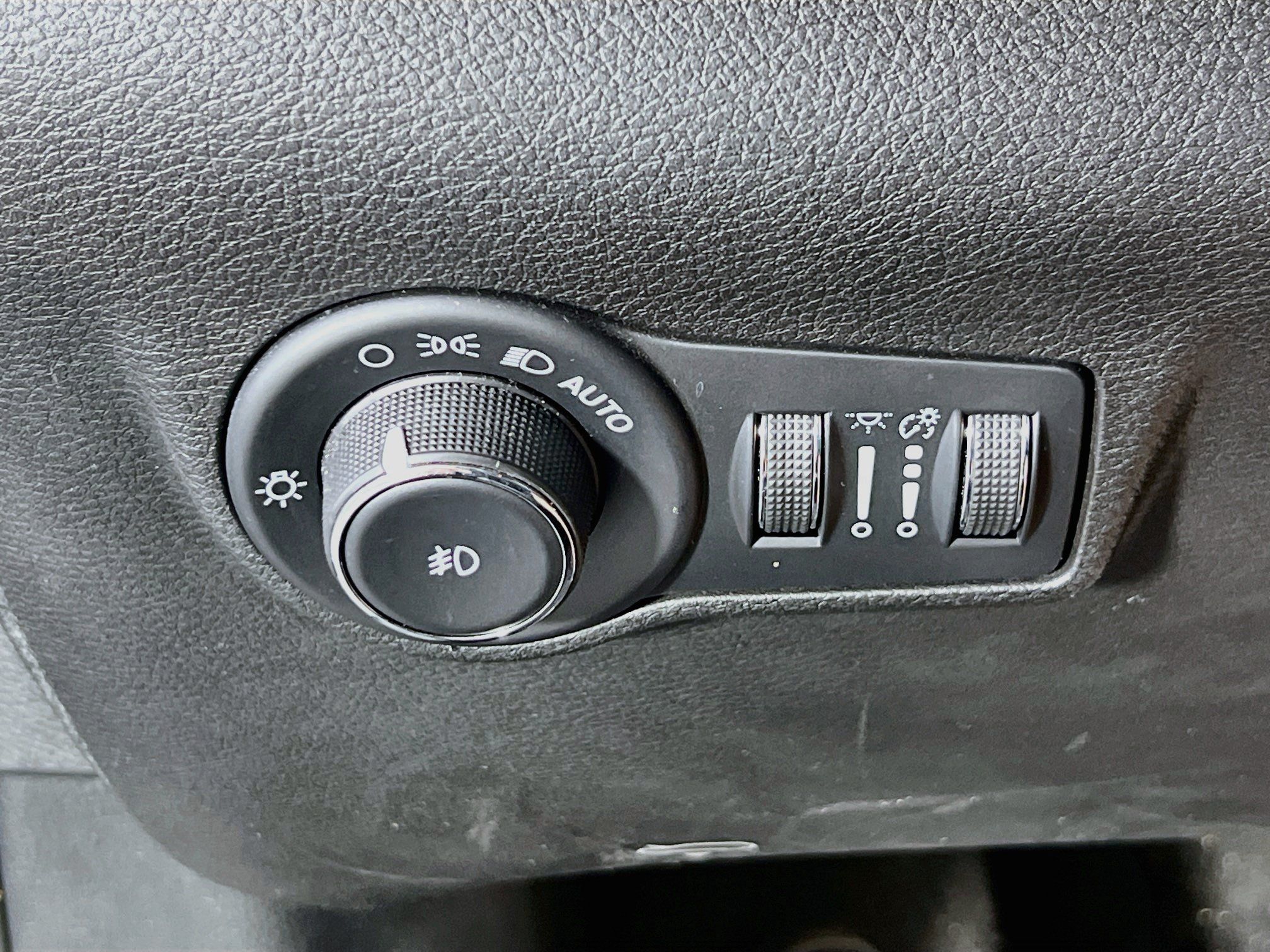 Used 2023 Jeep Compass Latitude AWD/4WD image 10