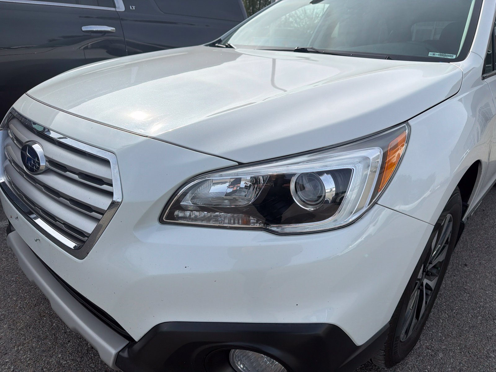 Used 2017 Subaru Outback 2.5i Limited AWD/4WD image 2