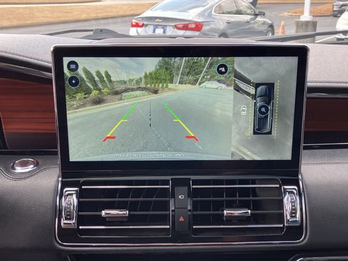 Used 2024 Lincoln Navigator Reserve image 28