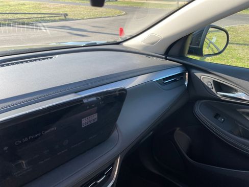 Used 2025 Buick Encore GX Preferred image 34