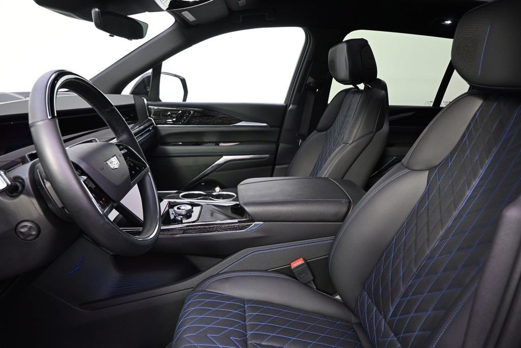 Certified 2025 Cadillac Escalade IQ Sport 1 AWD/4WD image 13