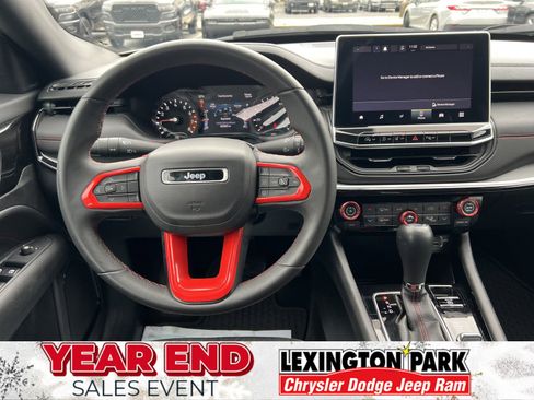 Used 2023 Jeep Compass Trailhawk image 19