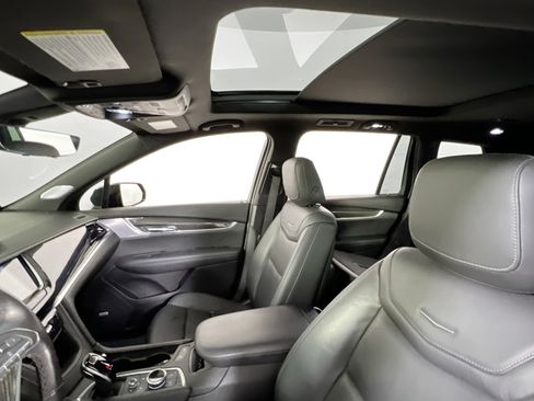 Used 2022 Cadillac XT6 Sport w/ Technology Package image 22
