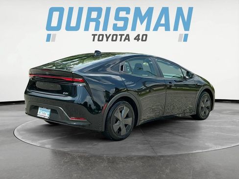 Used 2024 Toyota Prius LE FWD image 7