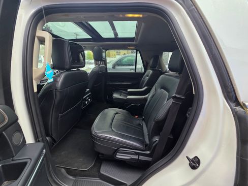 Used 2018 Ford Expedition Platinum AWD/4WD image 13