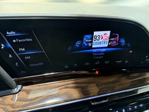 Used 2021 Cadillac Escalade Sport Platinum w/ Heavy-Duty Trailer Package image 32