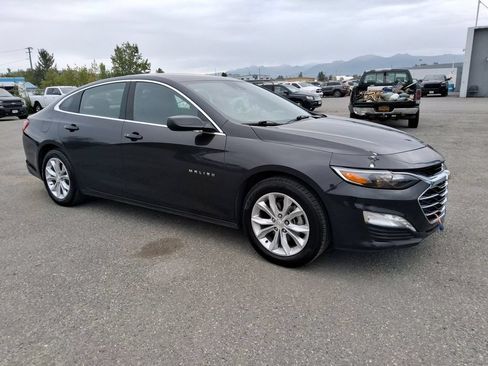 Used 2023 Chevrolet Malibu LT FWD image 2