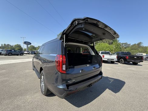 Used 2025 Ford Expedition Max Active image 9