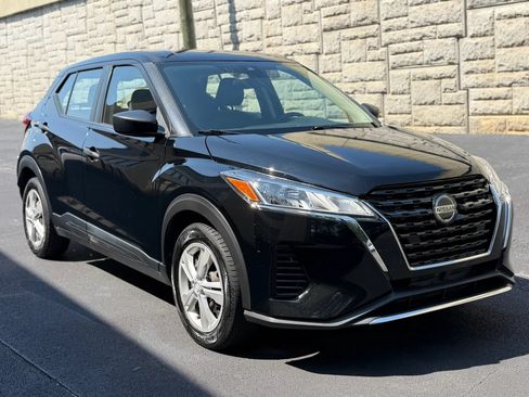 Used 2021 Nissan Kicks S FWD image 4