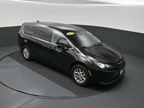 Used 2024 Chrysler Voyager LX FWD image 35