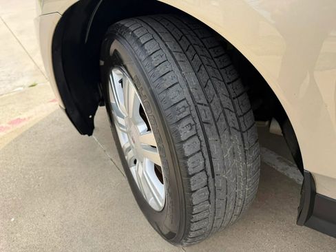 Used 2012 Cadillac SRX Luxury image 27