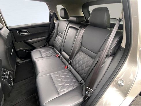 Certified 2025 Nissan Rogue Platinum w/ Platinum Premium Package image 27