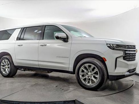 Used 2023 Chevrolet Suburban Premier image 11