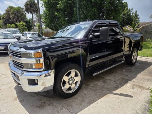 Used 2015 Chevrolet Silverado 2500 LT w/ LT Convenience Package RWD image 3